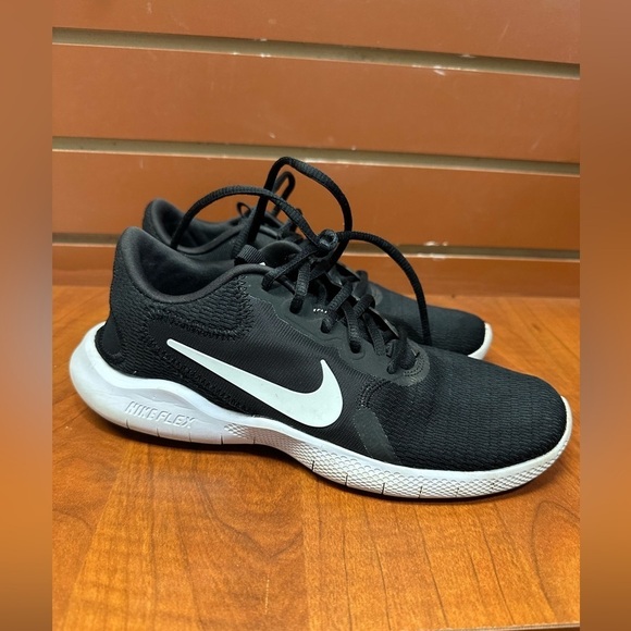 Nike Flex Black and White Athletic Shoes main image 6